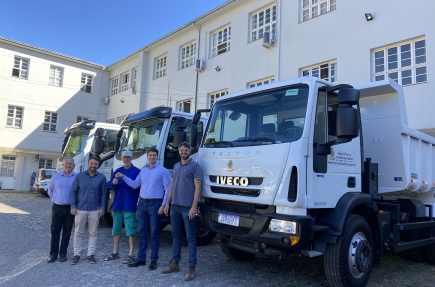 Os caminhes so da marca IVECO