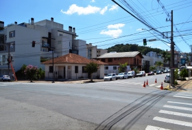 A interveno comea na esquina da Heitor Curra com a Borges de Medeiros.