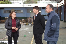 Prefeito e secretrio de Educao acompanharam as obras na Escola 1 de Maio.