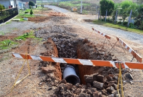 Nesta etapa da obra, esto sendo instalados 230 metros de tubulao 